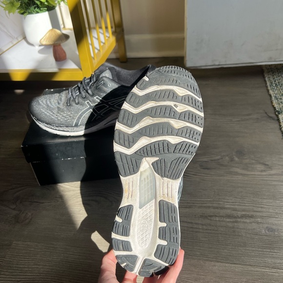 ASICS Wmns Gel Kayano 28 ‘Black White’ - Picture 6 of 6